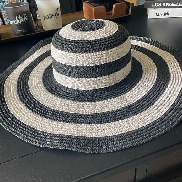 Straw hat black/white striped OS - Picture 3 of 5